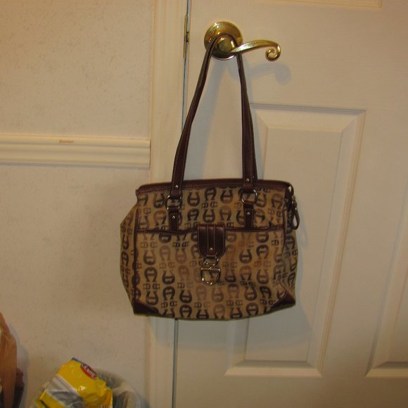 etienne aigner classic design handbag - Picture 1 of 4